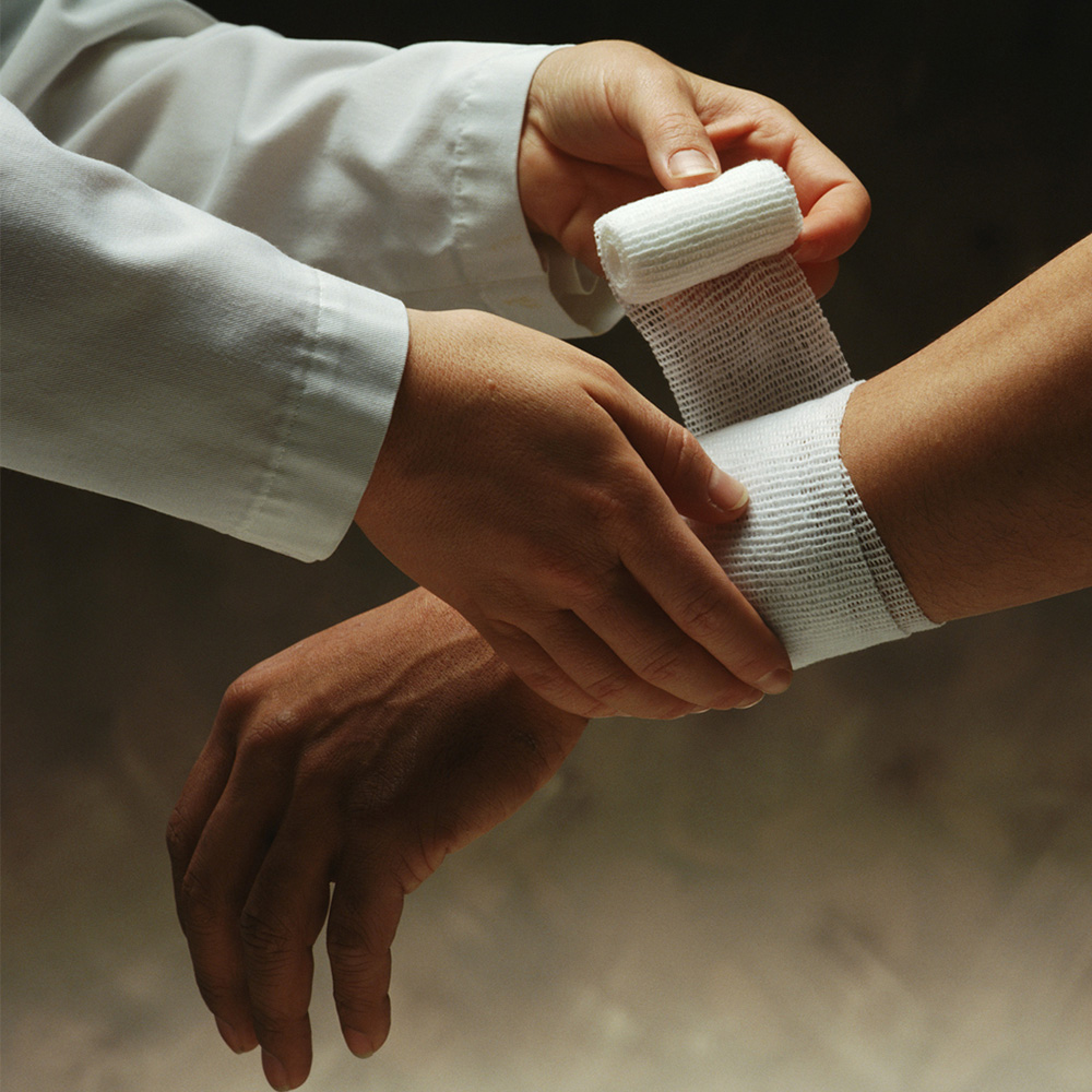 Selbsthaftende Bandage